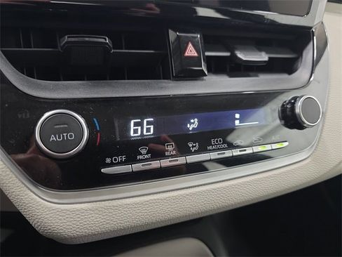 Used 2023 Toyota Corolla LE image 23