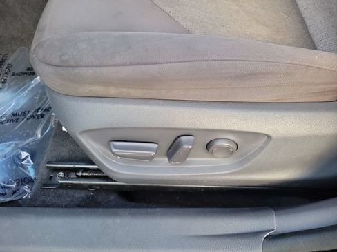 Used 2019 Toyota Camry LE FWD image 19