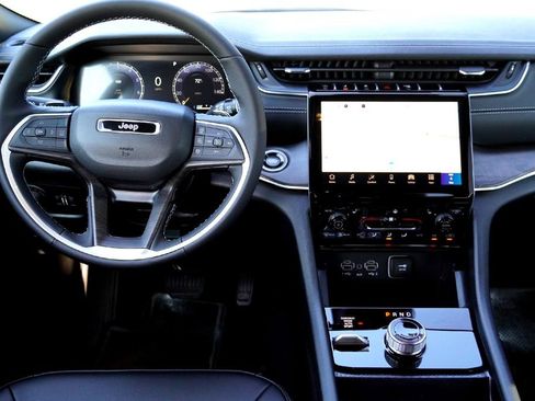 New 2025 Jeep Grand Cherokee L Limited image 22