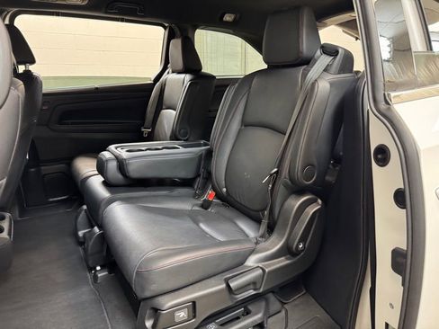 Used 2025 Honda Odyssey Sport-L image 16