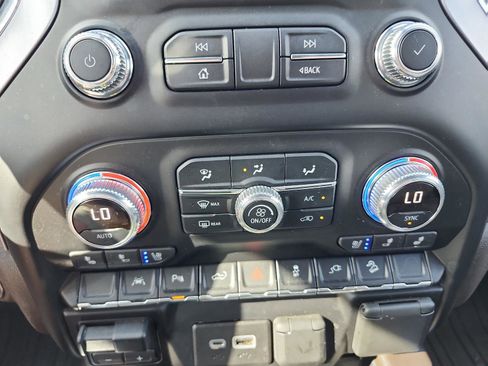 Certified 2022 GMC Sierra 1500 SLT image 21