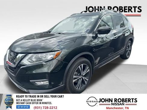 Used 2020 Nissan Rogue SV w/ Sun & Sound Touring Package image 2