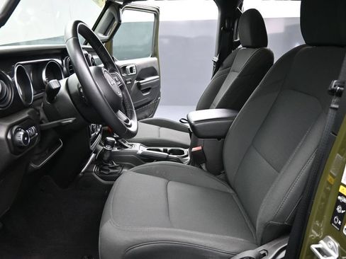 Used 2021 Jeep Wrangler Unlimited Sport AWD/4WD image 9