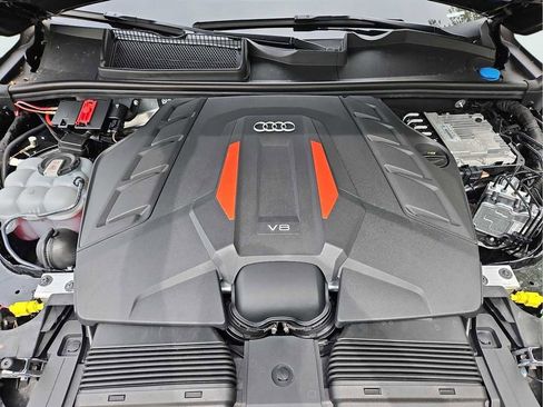 Certified 2025 Audi SQ7 Prestige AWD/4WD image 38