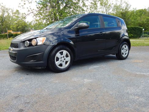 Used 2015 Chevrolet Sonic LS FWD image 1