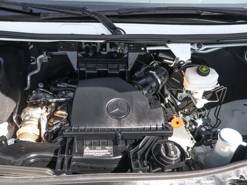 Used 2024 Mercedes-Benz Sprinter 2500 w/ Acoustic Package image 15