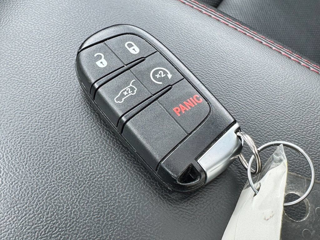 Used 2025 Dodge Durango GT AWD/4WD image 37