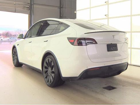 Used 2022 Tesla Model Y Performance image 6