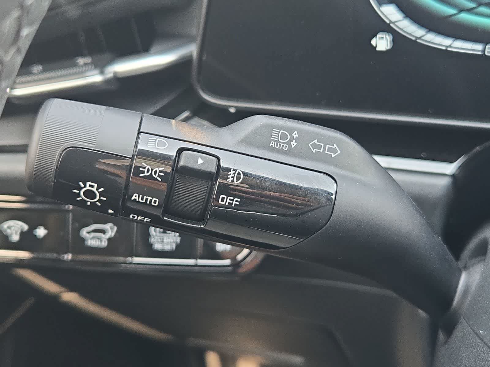 New 2026 Kia Niro SX Touring FWD image 28