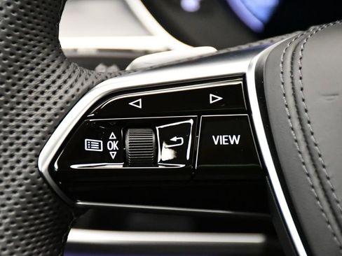 Used 2025 Audi S8 image 21