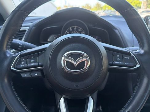 Used 2017 MAZDA MAZDA3 Touring w/ Popular Equipment Package FWD image 22