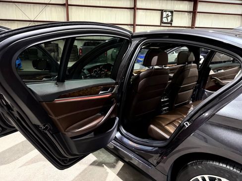 Used 2017 BMW 530i RWD image 16