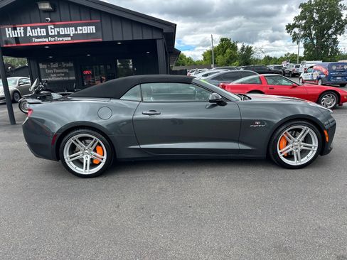 Used 2017 Chevrolet Camaro SS RWD image 4