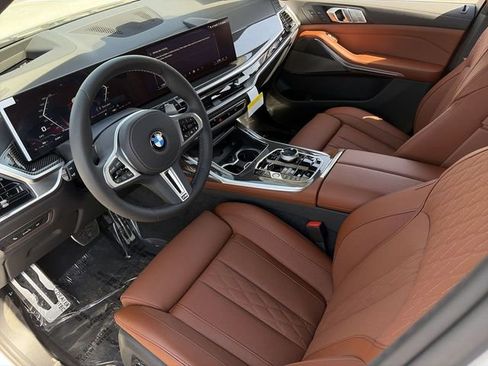 New 2026 BMW X7 M60i image 17