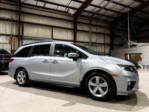 Used 2018 Honda Odyssey EX-L image 3