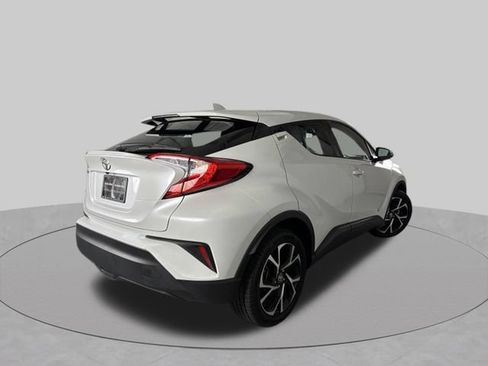 Used 2022 Toyota C-HR XLE FWD image 7