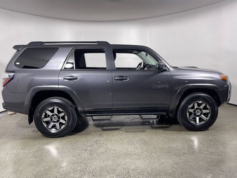 Certified 2022 Toyota 4Runner TRD Off-Road AWD/4WD image 2