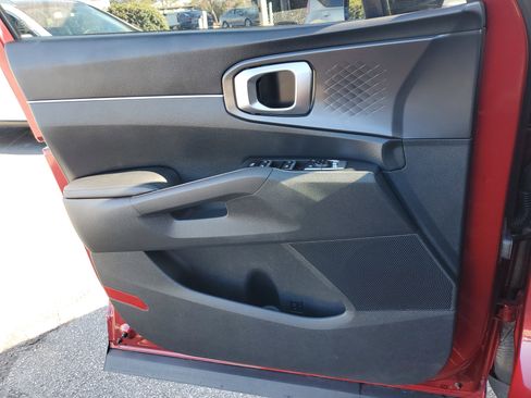 Used 2023 Kia Sorento LX image 29