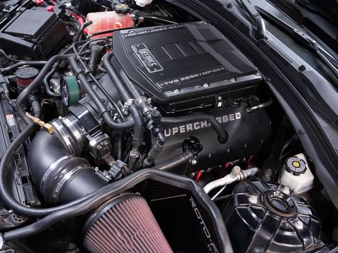 Used 2018 Chevrolet Camaro ZL1 image 28