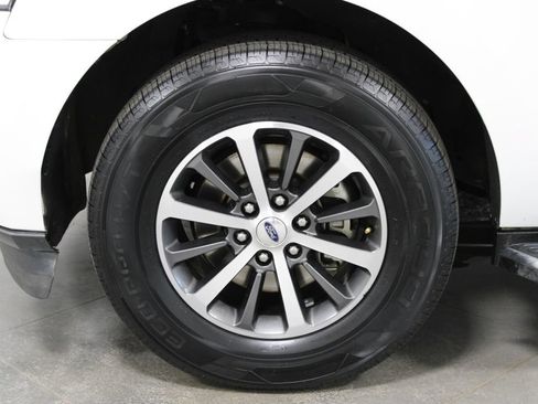 Used 2020 Ford Expedition XLT w/ Equipment Group 202A AWD/4WD image 57