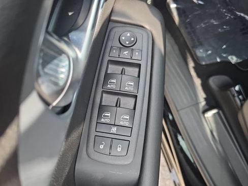 New 2026 Chrysler Pacifica Limited w/ S Appearance Package FWD image 15