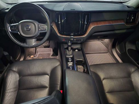 Certified 2021 Volvo XC60 T5 Momentum w/ Advanced Package image 18