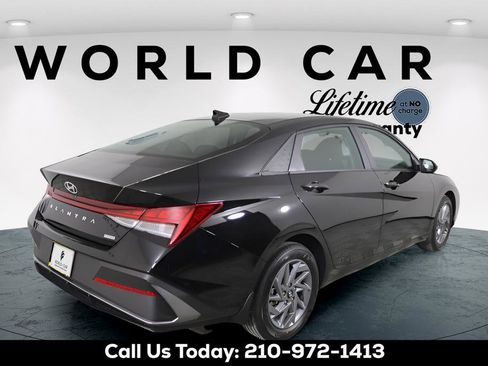 New 2025 Hyundai Elantra Blue image 7