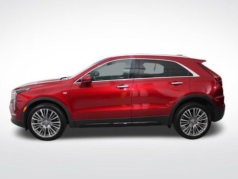 Used 2024 Cadillac XT4 Premium Luxury FWD image 2