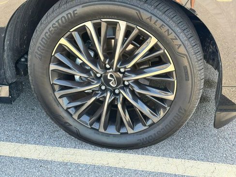 Used 2025 INFINITI QX80 Autograph image 4