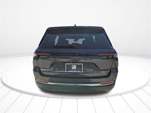 Used 2023 Jeep Grand Cherokee Limited image 5