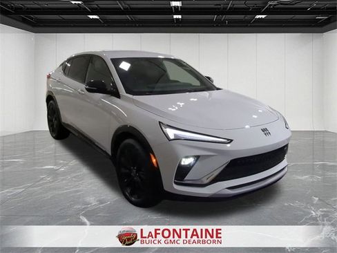 Used 2024 Buick Envista Sport Touring w/ Convenience I Package image 2