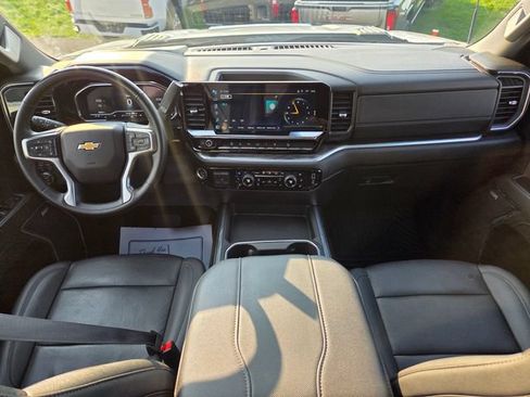 Used 2024 Chevrolet Silverado 2500 LTZ w/ LTZ Convenience Package AWD/4WD image 17