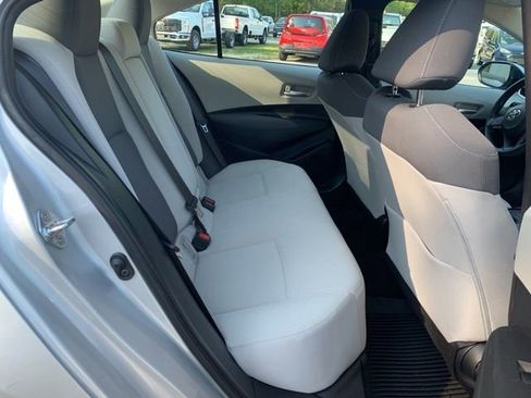 Used 2020 Toyota Corolla LE FWD image 12