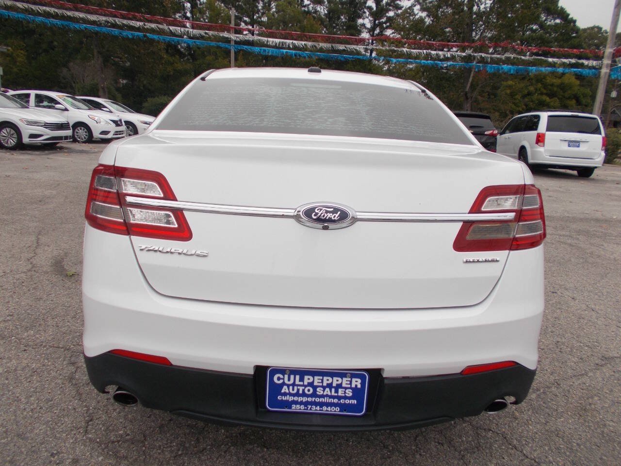 Used 2016 Ford Taurus SE FWD image 4