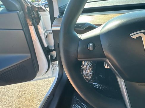 Used 2020 Tesla Model 3 Long Range AWD/4WD image 23