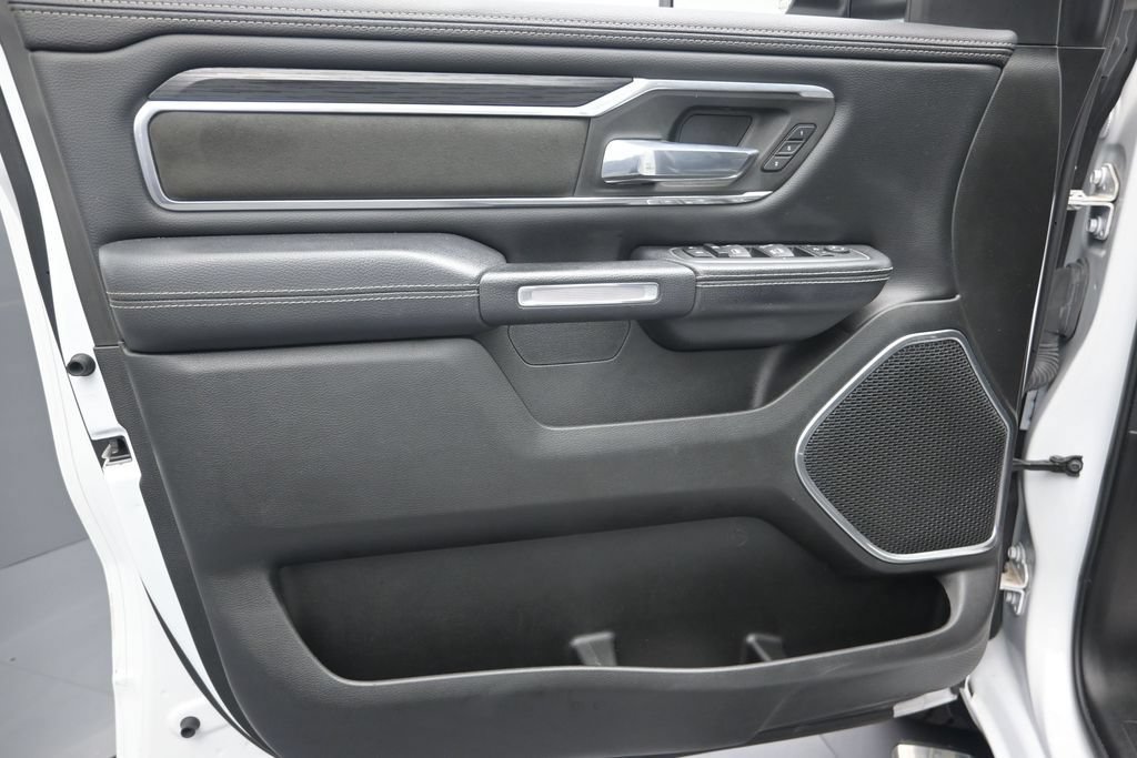 Used 2023 RAM 1500 Laramie AWD/4WD image 12