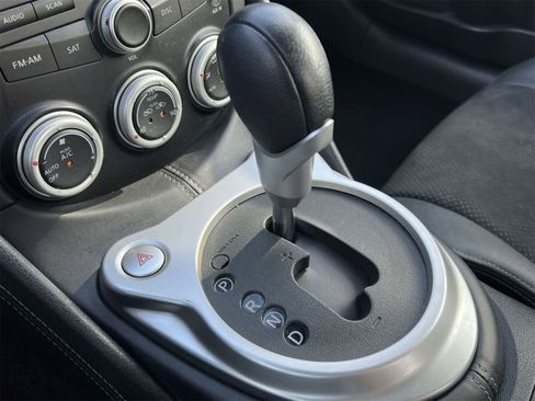 Used 2010 Nissan 370Z Touring w/ Sport Pkg image 28