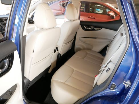 Used 2022 Nissan Rogue Sport SL w/ Premium Package image 22