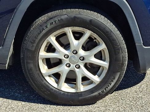 Used 2016 Jeep Cherokee Sport AWD/4WD image 28