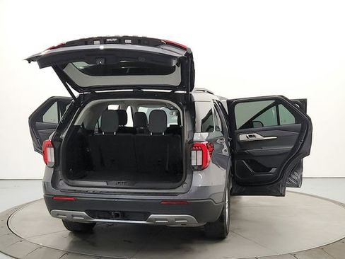 Used 2025 Ford Explorer Active w/ Active Comfort Package image 14