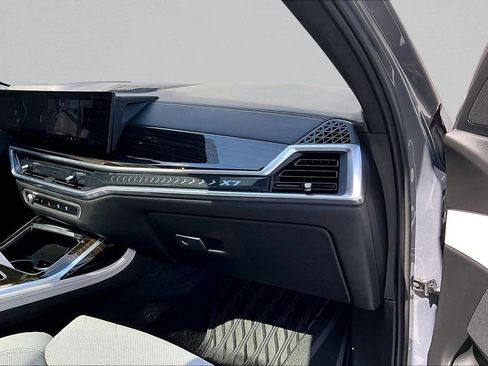 Used 2024 BMW X7 xDrive40i w/ Parking Assistance Package image 26