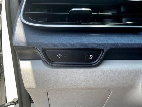Used 2026 Kia Carnival EX FWD image 15