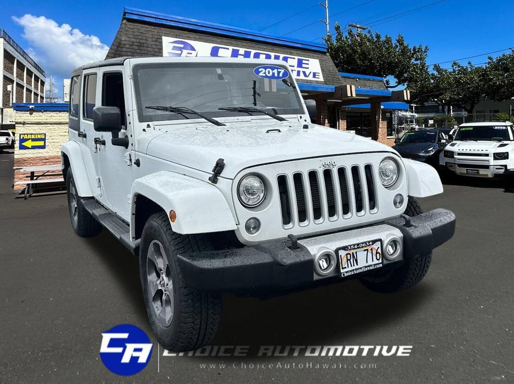 Used 2017 Jeep Wrangler Unlimited Sahara w/ Connectivity Group AWD/4WD image 10