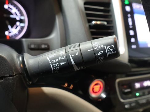 Used 2016 Honda Pilot Touring image 37