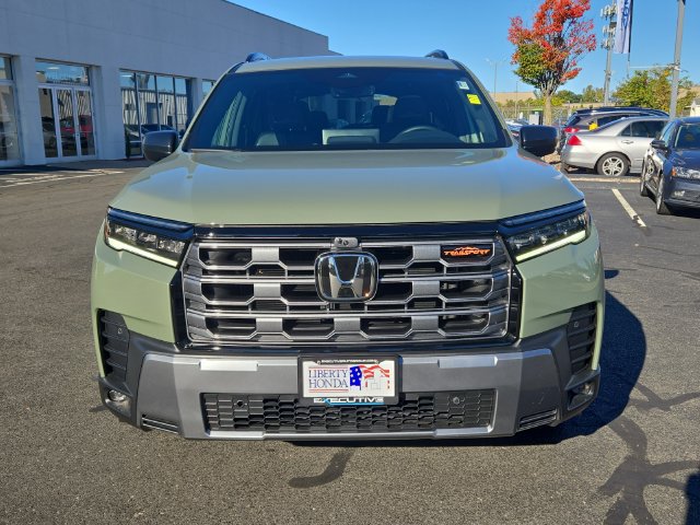 Used 2026 Honda Pilot TrailSport image 2