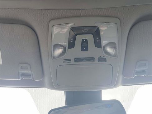 Used 2018 Toyota Sienna XLE image 28