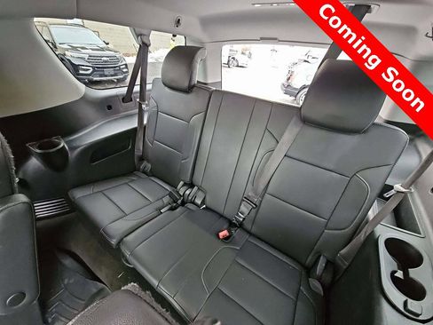 Used 2018 Chevrolet Suburban Premier image 19