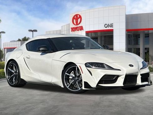 Used 2020 Toyota Supra w/ Driver Assist Package RWD image 2