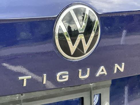 Used 2022 Volkswagen Tiguan SE AWD/4WD image 25