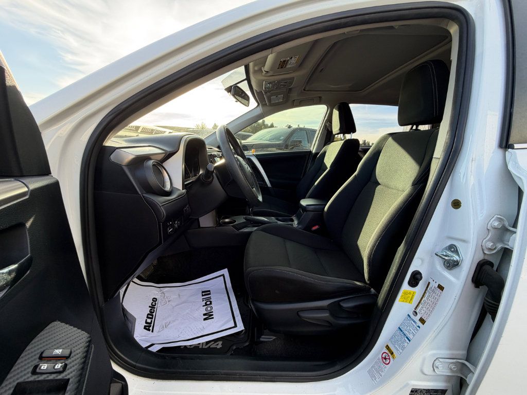 Used 2015 Toyota RAV4 XLE AWD/4WD image 2